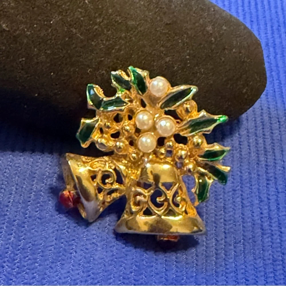 Festive  Gold and Green Bell Brooch with Pearls